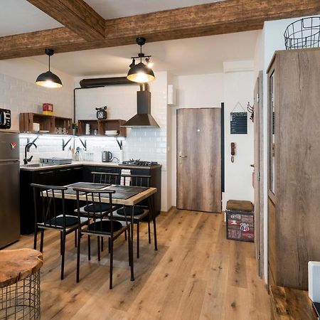 Stylish Centrally Located 1Br Apartment With Parking Bratislava Buitenkant foto