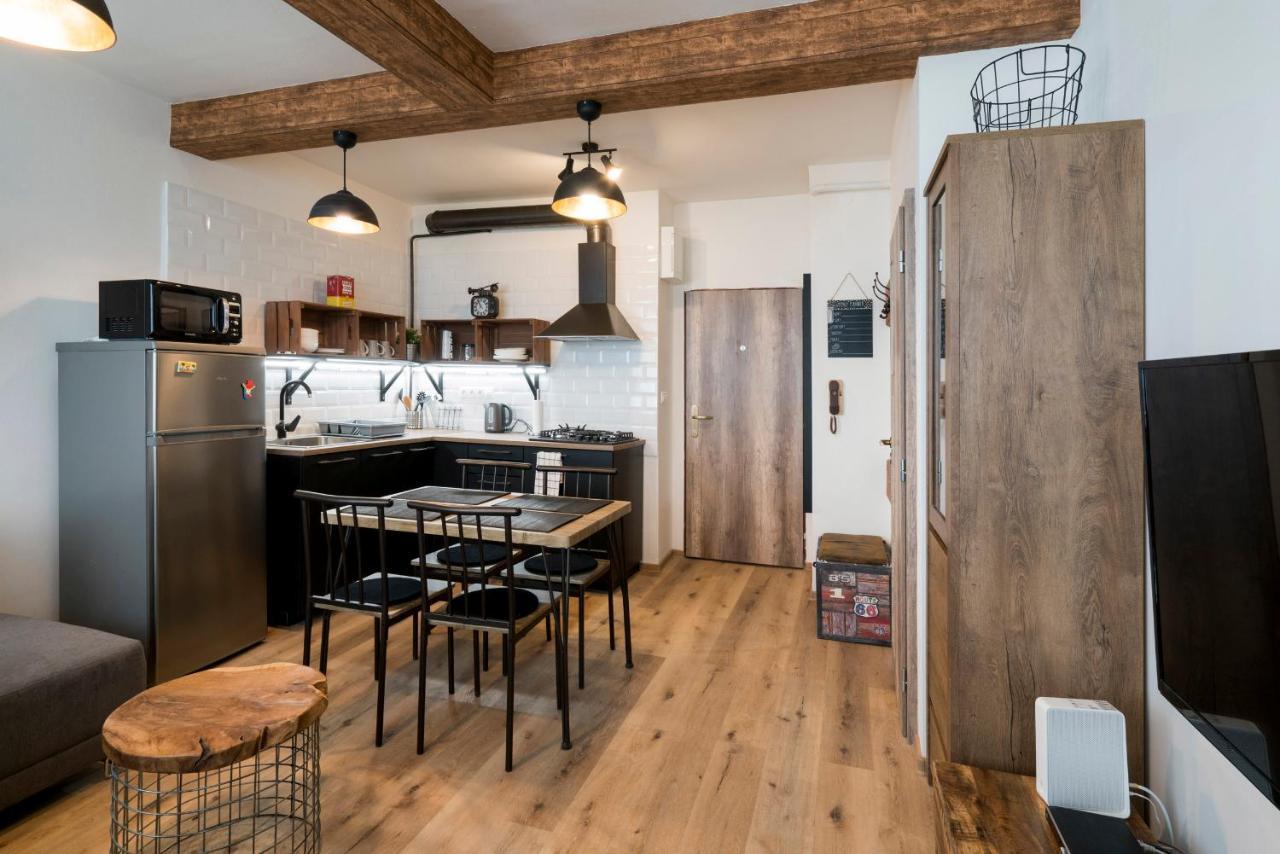Stylish Centrally Located 1Br Apartment With Parking Bratislava Buitenkant foto