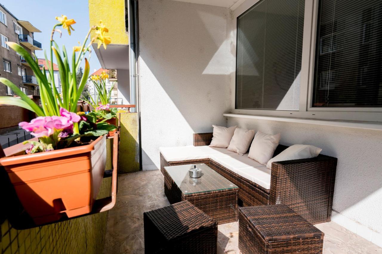Stylish Centrally Located 1Br Apartment With Parking Bratislava Buitenkant foto