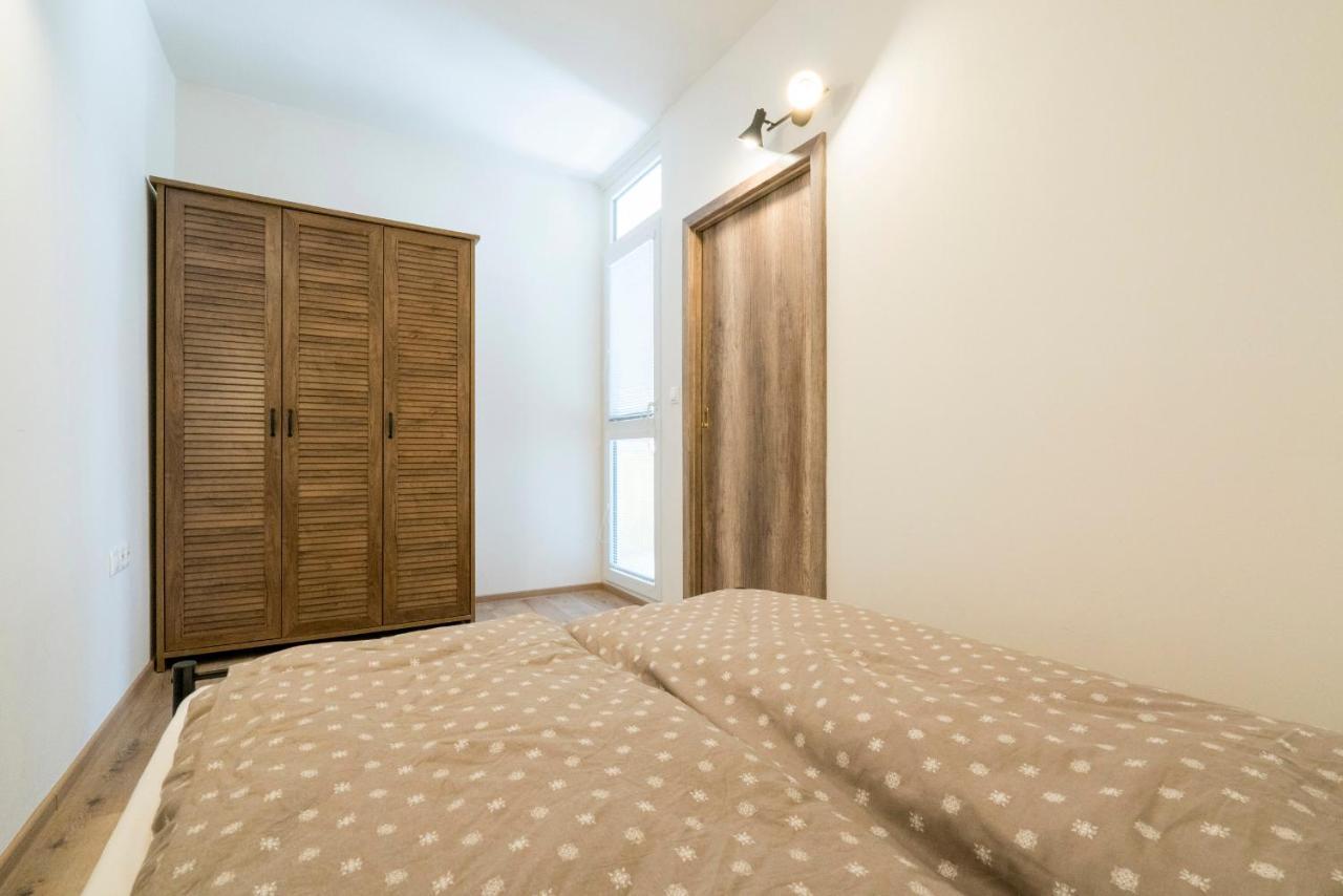Stylish Centrally Located 1Br Apartment With Parking Bratislava Buitenkant foto